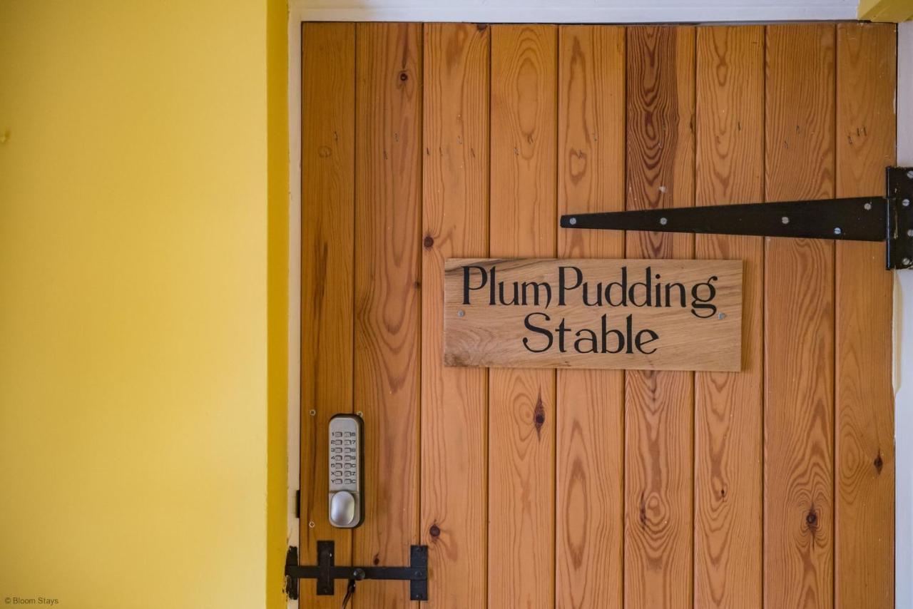 Plum Pudding Stables By Bloom Stays 法弗舍姆 外观 照片